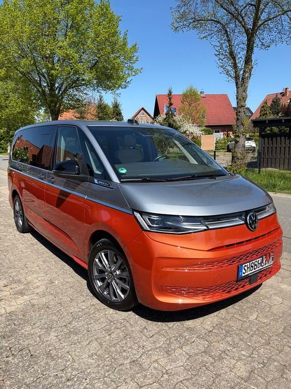 Usata VW Multivan Style 150 CV (110 kW) 2023 Arancione Monovolume