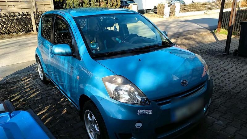 Gebraucht Daihatsu Sirion 91 PS (66 kW) 2008 Blau Kleinwagen