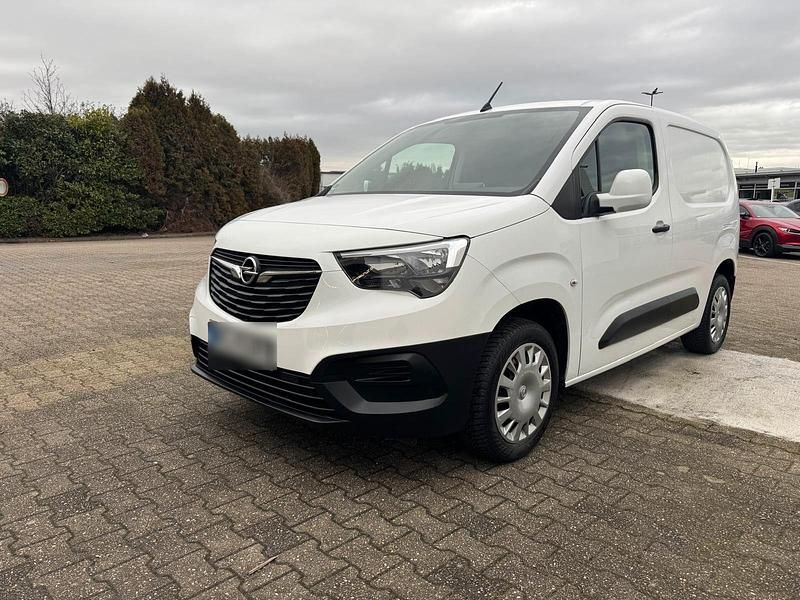 Second-hand Opel Combo Selection 102 CP (75 kW) 2019 Alb Monovolum