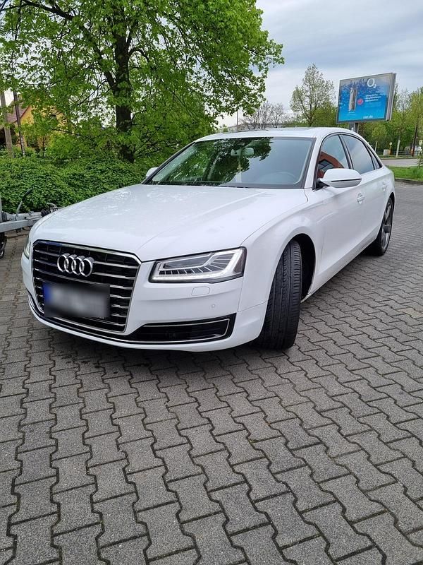 Weiß Gebraucht 2016 Audi A8L Comfort Limousine | 17.000 € - Bild 1/4