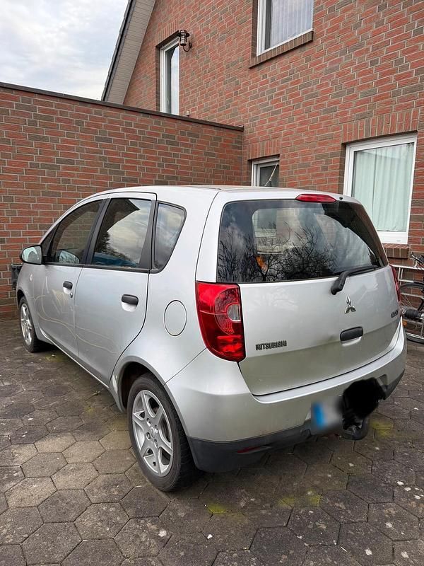 Gebraucht Mitsubishi Colt 95 PS (69 kW) 2009 Grau Kleinwagen