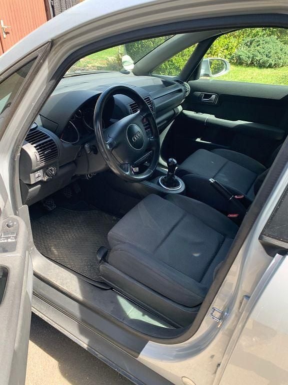 Second-hand Audi A2 75 CP (55 kW) 2002 Argintiu Hatchback