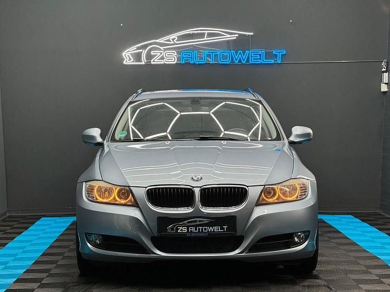 Gebraucht BMW 318 143 PS (105 kW) 2010 Blau Kombi