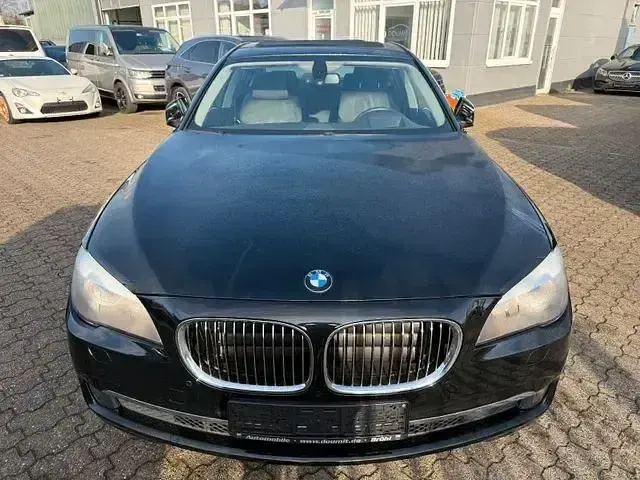 Gebraucht BMW 740 306 PS (225 kW) 2012 Schwarz Limousine