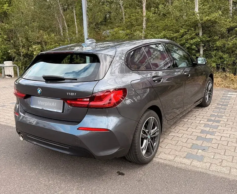 Gebraucht BMW 118 Sport Line 140 PS (102 kW) 2019 Grau Limousine