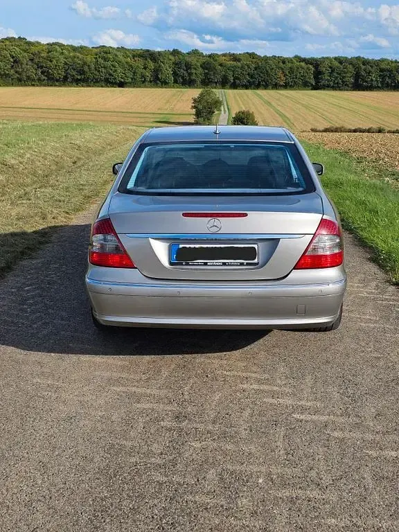 Gebraucht Mercedes E320 Avantgarde 225 PS (165 kW) 2006 Silber Limousine