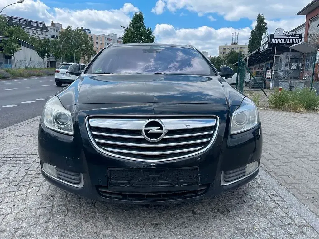 Gebraucht Opel Insignia Innovation 160 PS (117 kW) 2011 Karbonschw graphitschw midnigh Kombi
