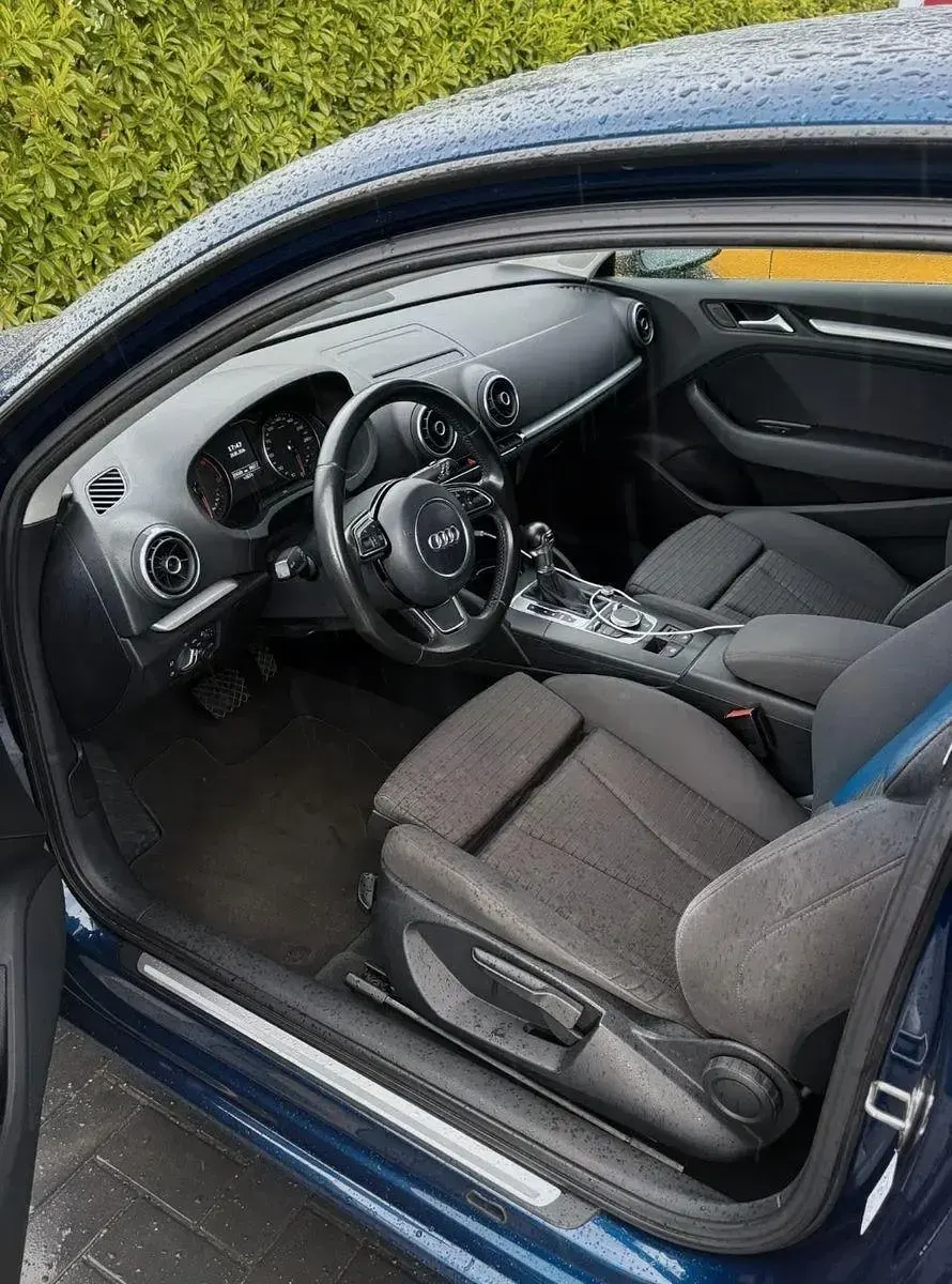 Gebraucht Audi A3 Ambiente 150 PS (110 kW) 2015 Blau Limousine