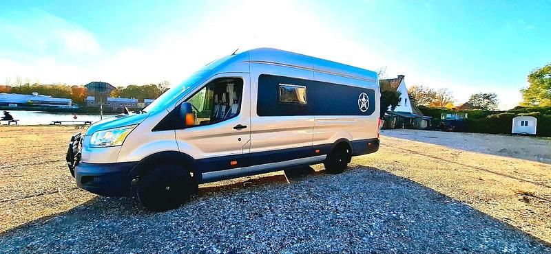 Gebraucht Ford Transit 170 PS (125 kW) 2017 Silber Van / Kleinbus