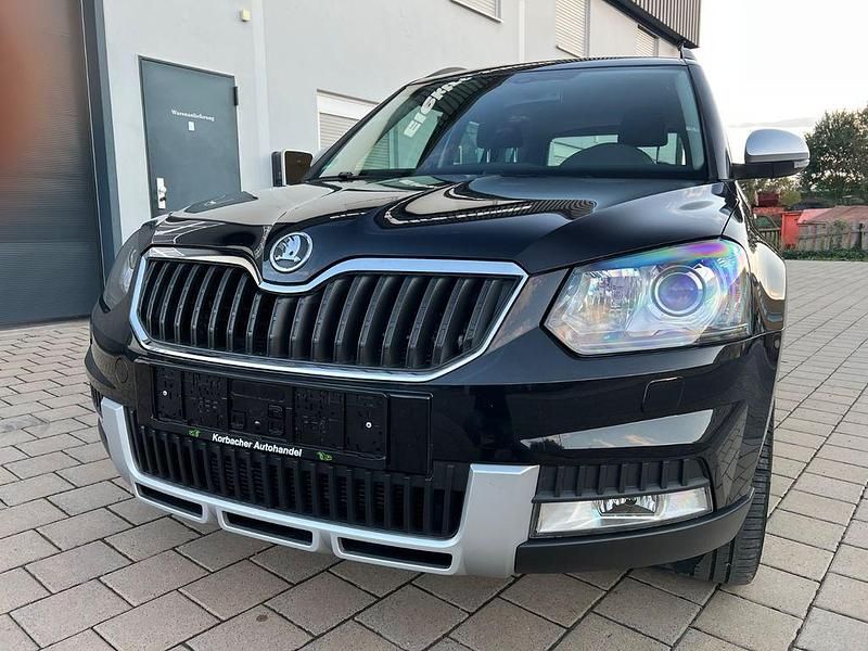 Schwarz Gebraucht 2014 Skoda Yeti Elegance SUV | 12.950 € (Guter Preis) - Bild 1/4