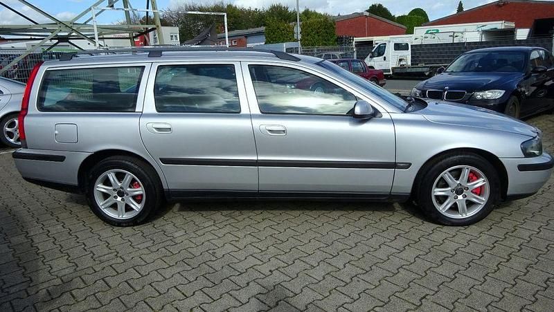 Silber Gebraucht 2003 Volvo V70 Comfort Kombi | 3.500 € (Fairer Preis) - Bild 1/4