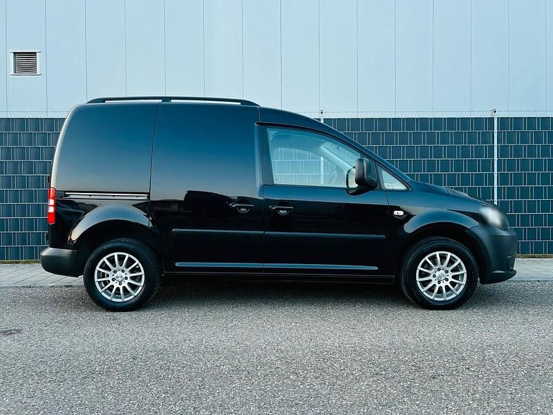 Gebraucht VW Caddy 74 PS (54 kW) 2013 Schwarz Van / Kleinbus