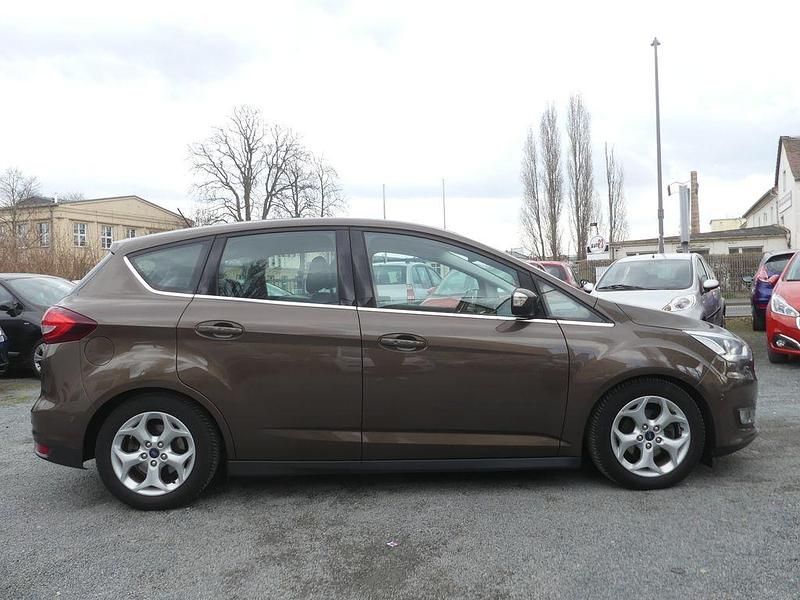 Gebraucht Ford C-MAX Titanium 125 PS (91 kW) 2016 Braun Van / Kleinbus