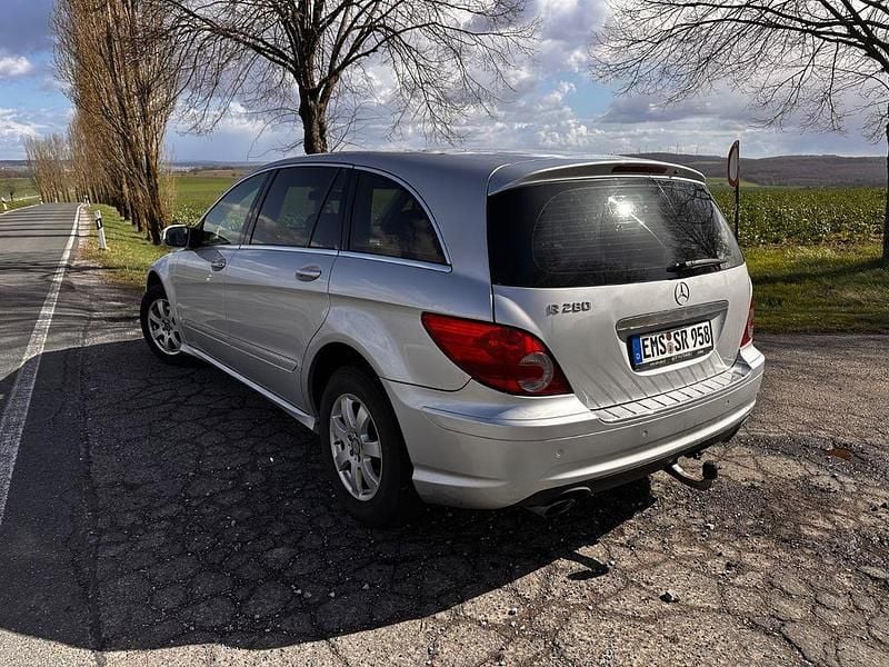 Gebraucht Mercedes R280 231 PS (169 kW) 2007 Silber Van / Kleinbus