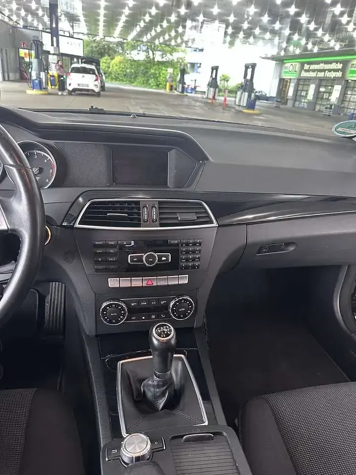 Gebraucht Mercedes C220 Avantgarde 136 PS (100 kW) 2012 Limousine