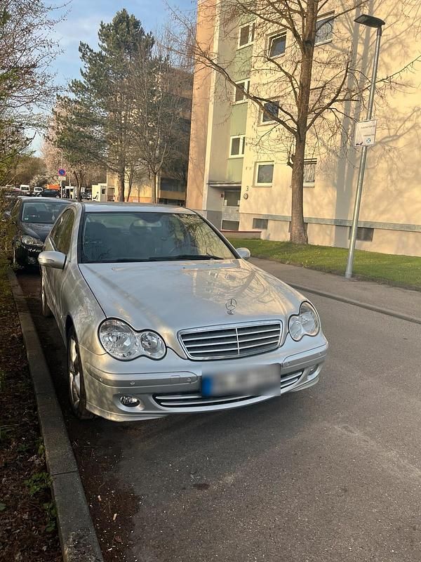 Gebraucht Mercedes C220 150 PS (110 kW) 2005 Grau Limousine