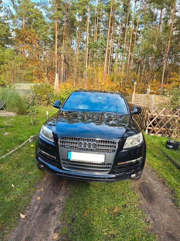 Schwarz Gebraucht 2007 Audi Q7 Ambiente SUV | 7.699 € (Superpreis) - Bild 1/4