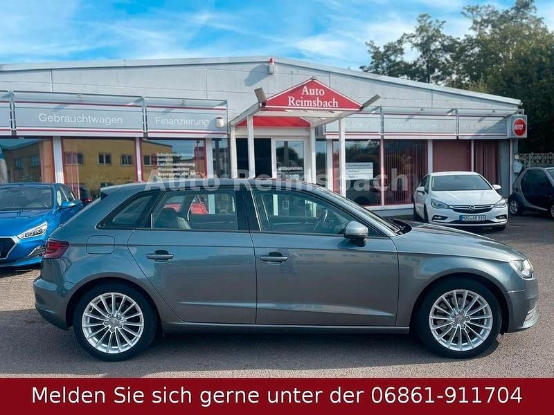 Gebraucht Audi A3 Sport 179 PS (131 kW) 2014 Grau Limousine