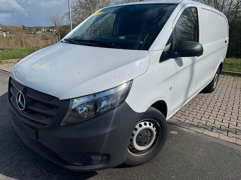 Second-hand Mercedes Vito 163 CP (119 kW) 2024 Alb Van