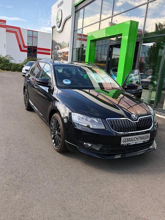 Schwarz Gebraucht 2017 Skoda Octavia Ambition Kombi | 14.000 € (Fairer Preis) - Bild 1/4