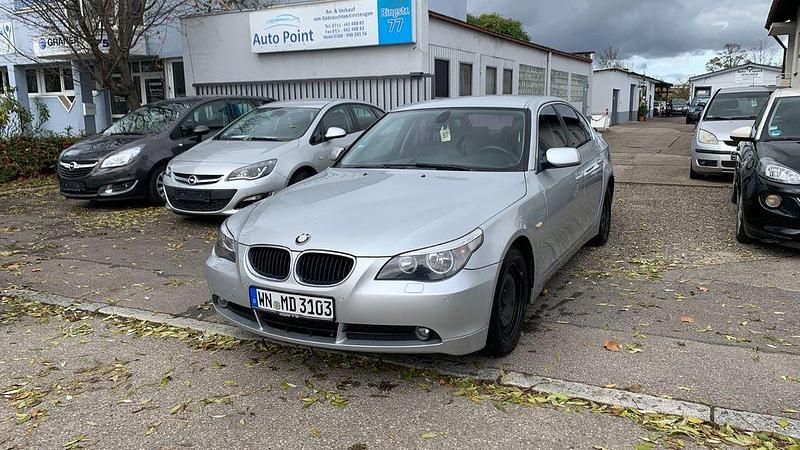 Silber Gebraucht 2004 BMW 520 Sport Line Limousine | 2.400 € (Superpreis) - Bild 1/4