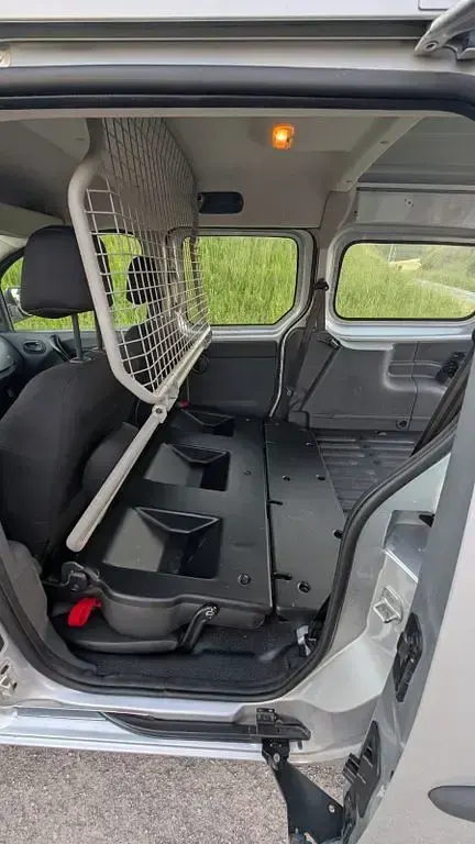Gebraucht Renault Kangoo 44 kW (60 PS) 2018 Silber Van / Kleinbus