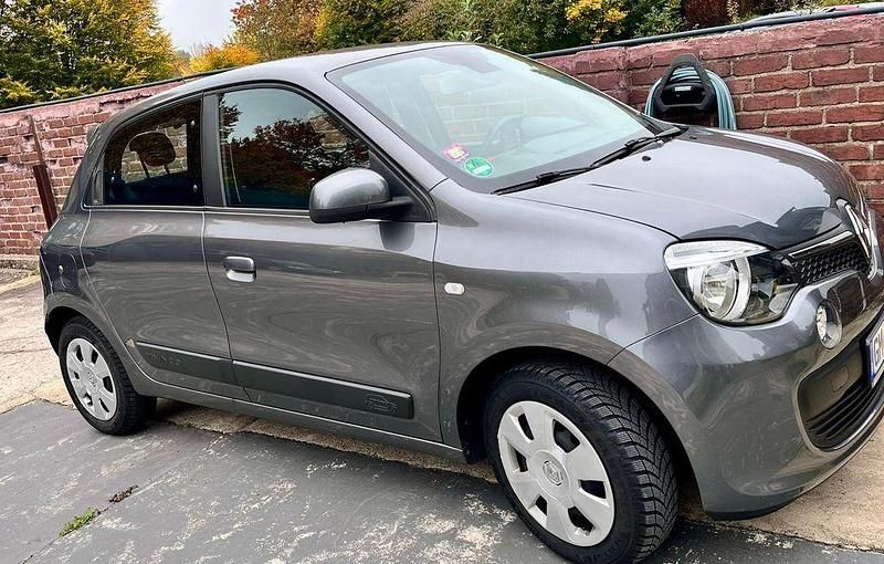 Grau Gebraucht 2016 Renault Twingo Experience Kleinwagen | 7.400 € (Fairer Preis) - Bild 1/4