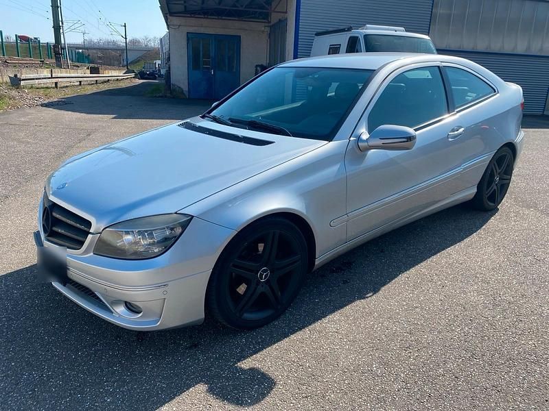 Gebraucht Mercedes CLC230 204 PS (150 kW) 2009 Silber Kleinwagen