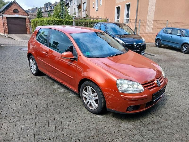 Orange Gebraucht 2006 VW Golf V Goal Limousine | 1.499 € (Guter Preis) - Bild 1/4
