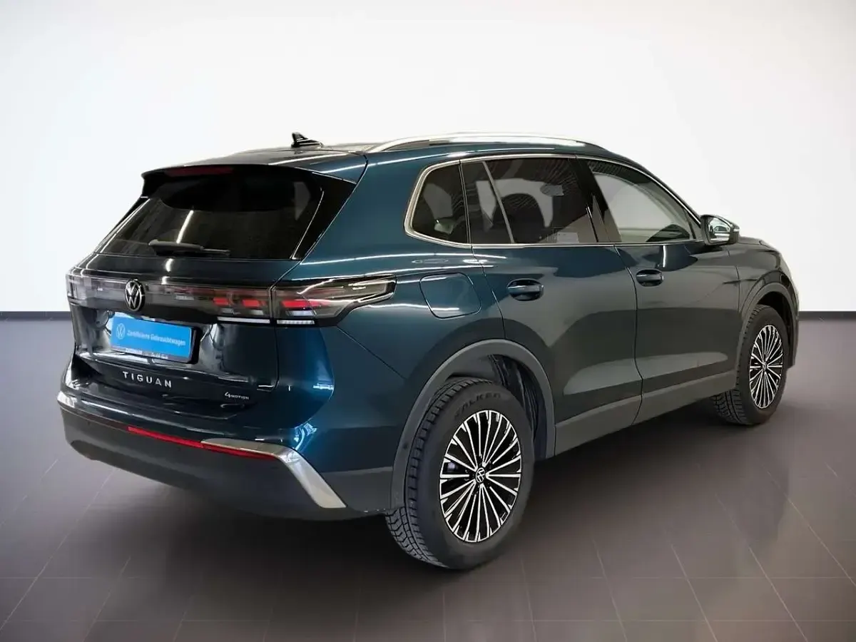 Gebraucht VW Tiguan Elegance 193 PS (141 kW) 2025 Nightshade blue SUV