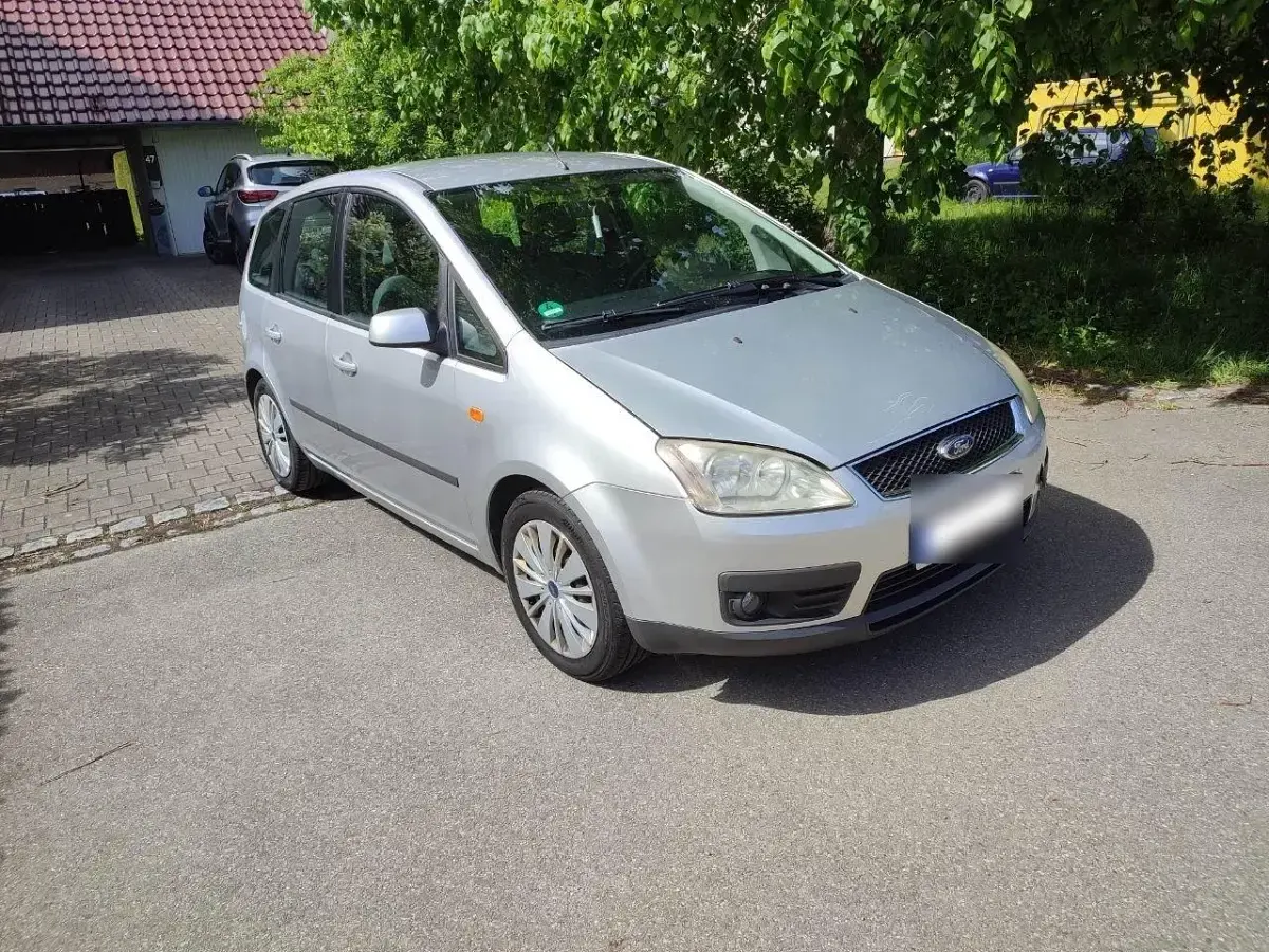 Usado Ford Focus 120 CV (88 kW) 2003 Plateado Familiar