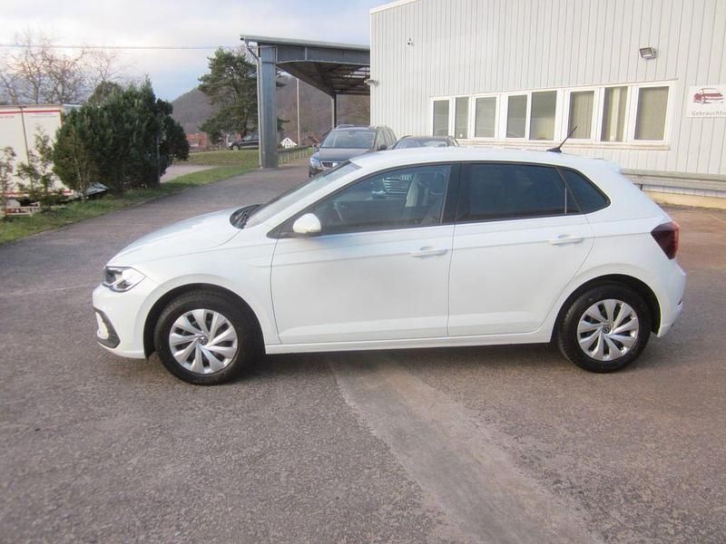Gebraucht VW Polo Life 95 PS (69 kW) 2023 Weiß Limousine