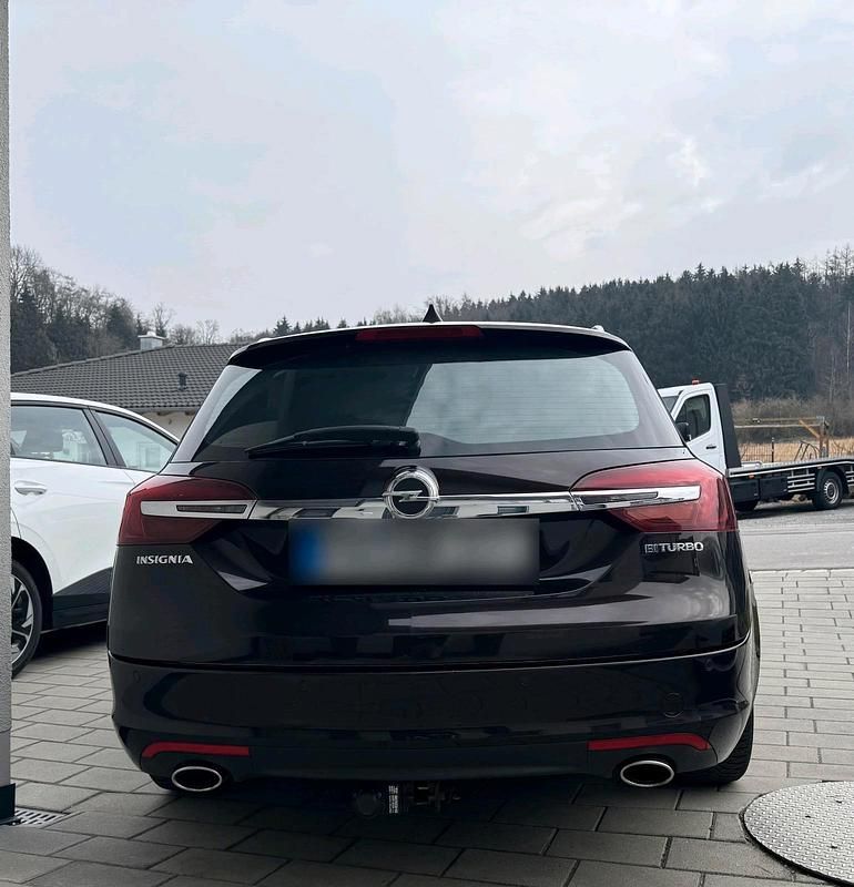 Gebraucht Opel Insignia 194 PS (142 kW) 2014 Braun Kombi