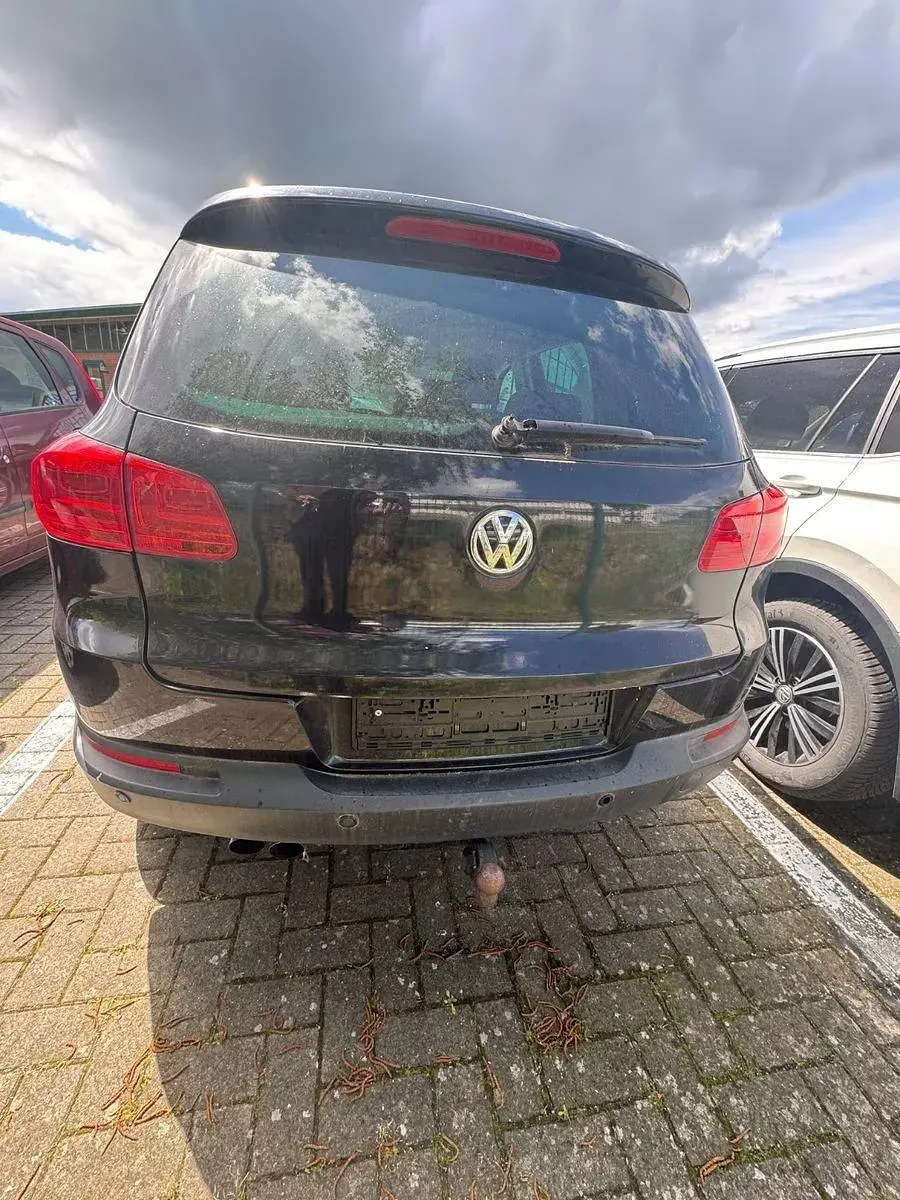 Gebraucht VW Tiguan Sportline 140 PS (102 kW) 2012 Schwarz SUV