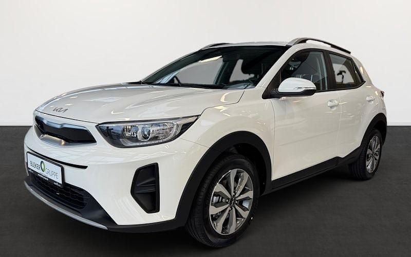 Schneeweiß Gebraucht 2025 Kia Stonic Vision SUV | 18.480 € (Fairer Preis) - Bild 1/4
