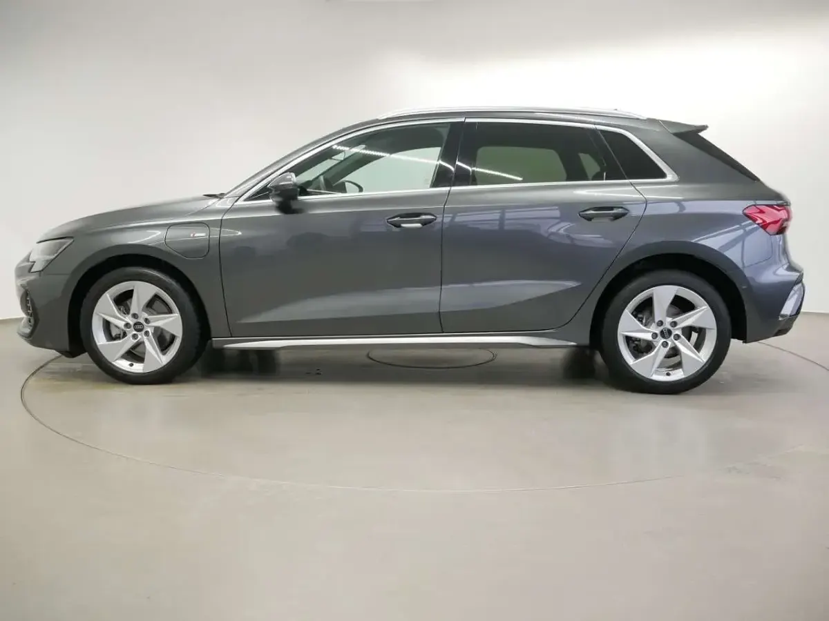 Gebraucht Audi A3 S-Line 204 PS (150 kW) 2025 Daytonagrau perleffekt Limousine