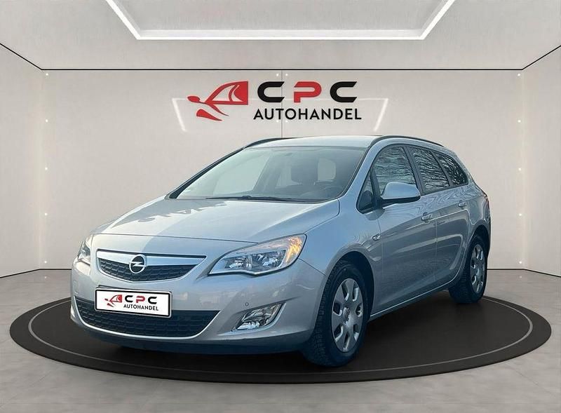 Gebraucht Opel Astra Edition 116 PS (85 kW) 2012 Silber Kombi