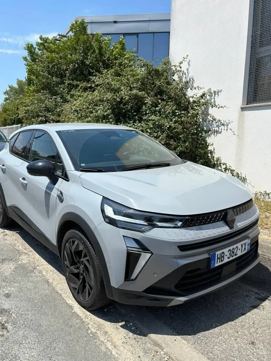 Gebraucht Renault Captur Esprit Alpine 94 PS (69 kW) 2025 Gris rafale SUV