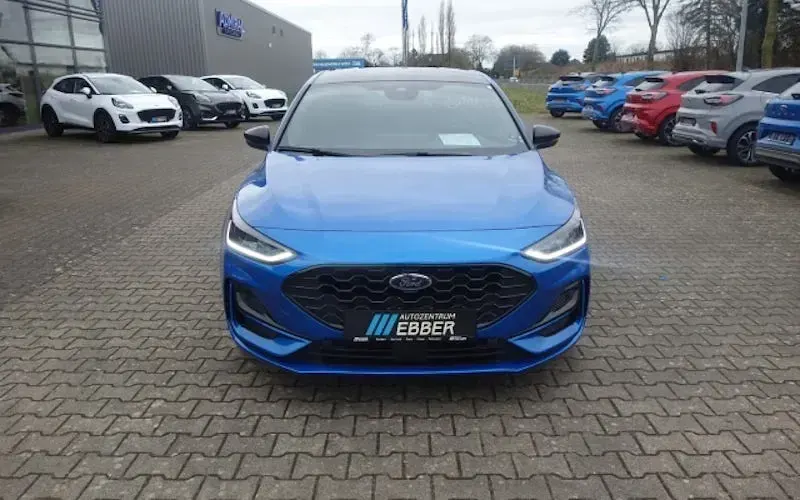 Gebraucht Ford Focus ST-Line X 115 PS (84 kW) 2024 Blau Limousine