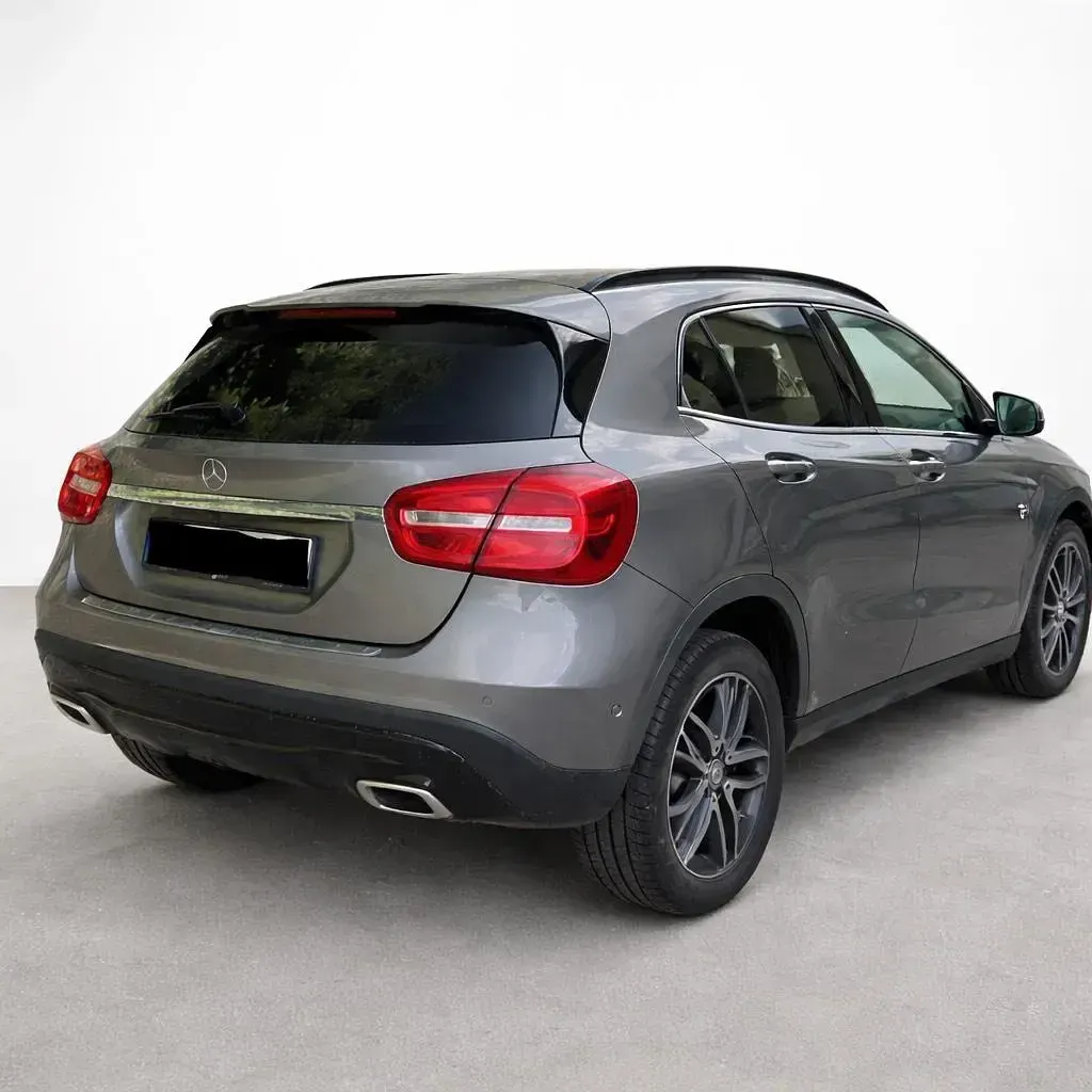 Gebraucht Mercedes GLA200 136 PS (100 kW) 2016 Grau SUV