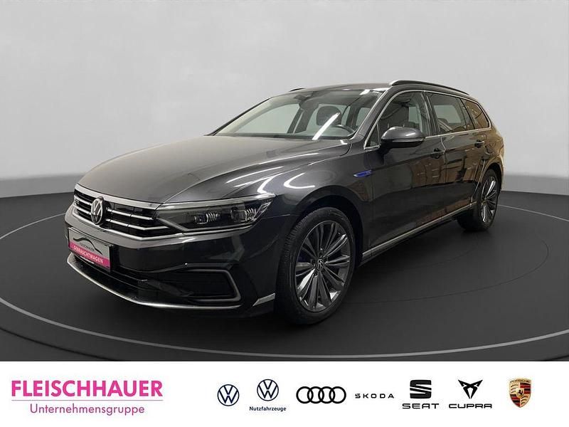 Grau Gebraucht 2022 VW Passat GTE Kombi | 23.790 € (Fairer Preis) - Bild 1/4