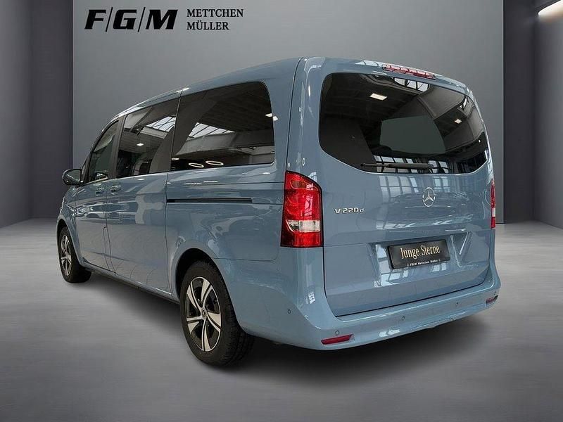 Gebraucht Mercedes V220 163 PS (119 kW) 2025 Vintageblau Van / Kleinbus