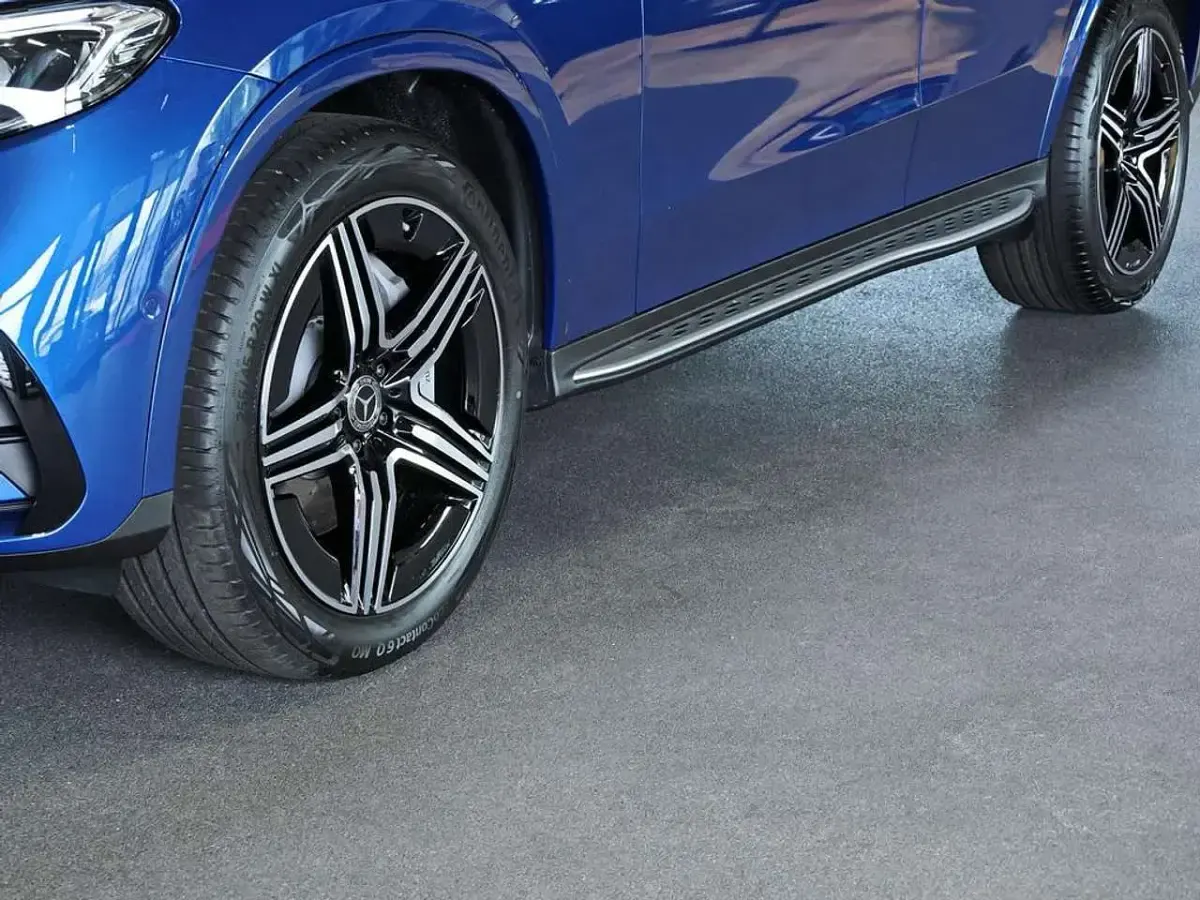 Gebraucht Mercedes GLC200 AMG 204 PS (150 kW) 2026 Blau SUV