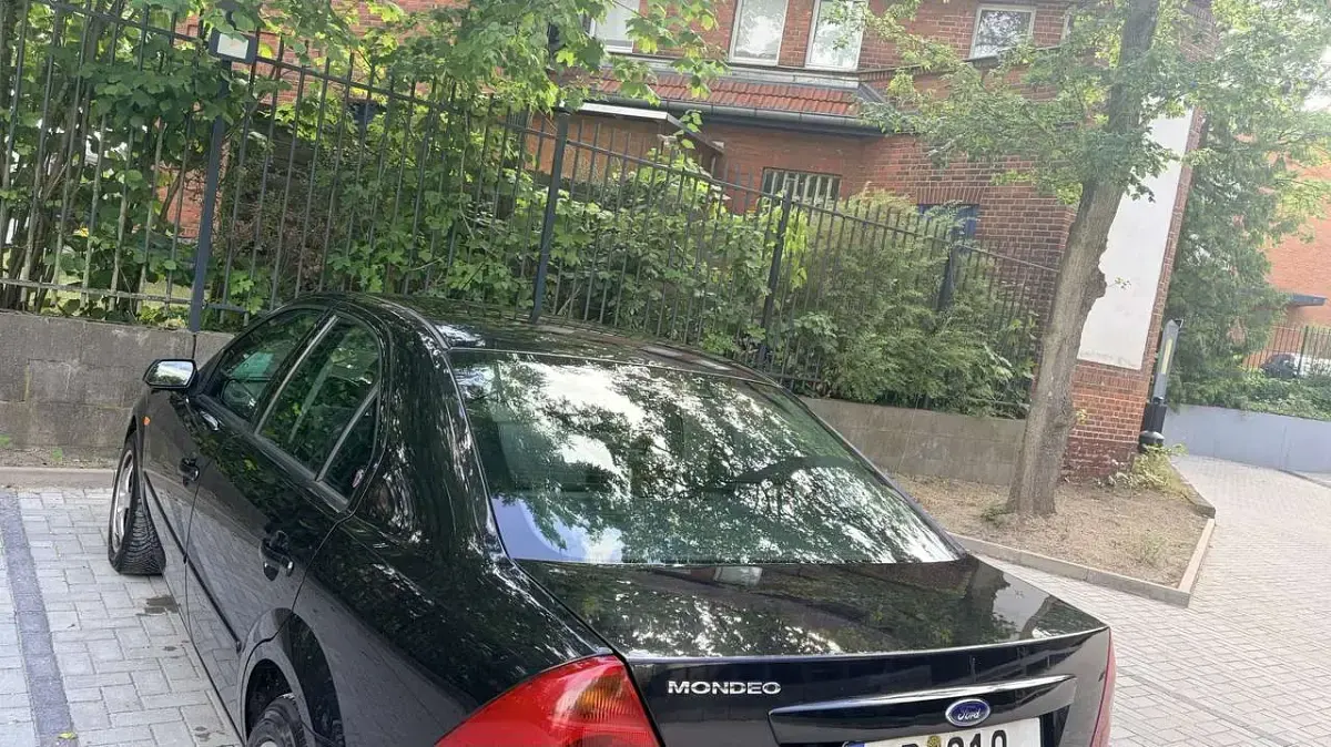 Gebraucht Ford Mondeo Ghia 197 PS (144 kW) 2002 Kombi
