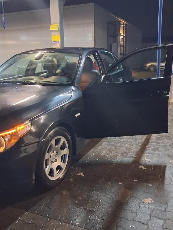 Gebraucht BMW 523 177 PS (130 kW) 2006 Schwarz Limousine