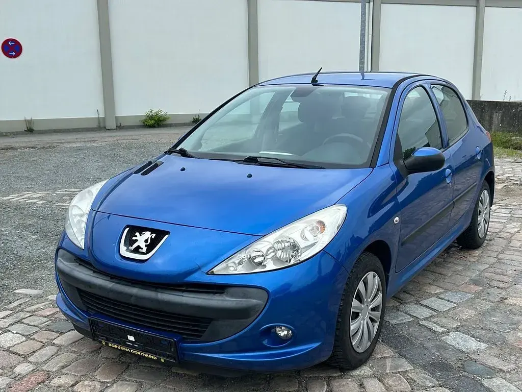 Gebraucht Peugeot 206+ Basis 75 PS (55 kW) 2009 Blau Kleinwagen
