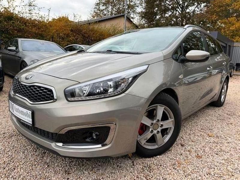 Grau Gebraucht 2017 Kia Ceed Sportswagon Kombi | 8.490 € (Guter Preis) - Bild 1/4