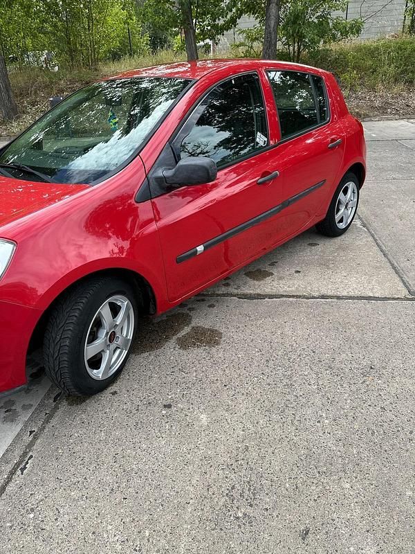 Gebraucht Renault Clio III 75 PS (55 kW) 2006 Rot Kleinwagen