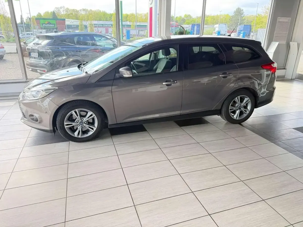 Gebraucht Ford Focus Champions Edition 150 PS (110 kW) 2013 Braun Kombi