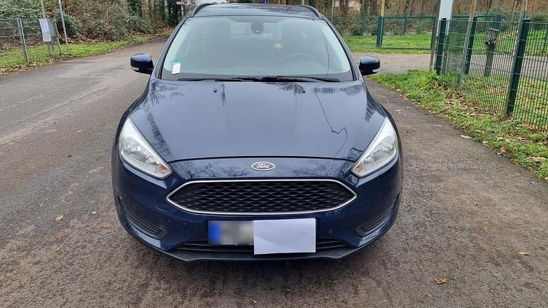 Gebraucht Ford Focus Trend 105 PS (77 kW) 2015 Blau Kombi